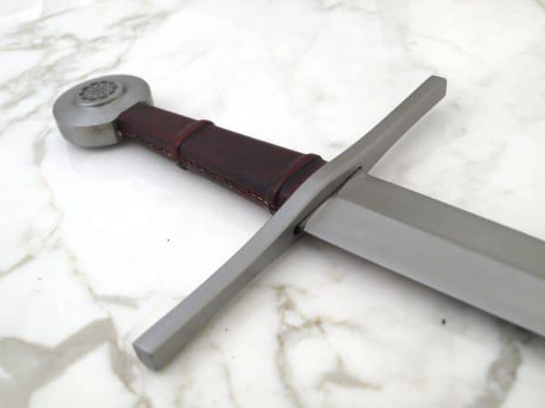 Oakeshott Tyypin XVIIIa miekka ja miekkavyö