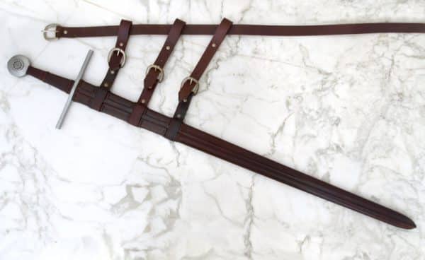 Oakeshott Tyypin XVIIIa miekka ja miekkavyö