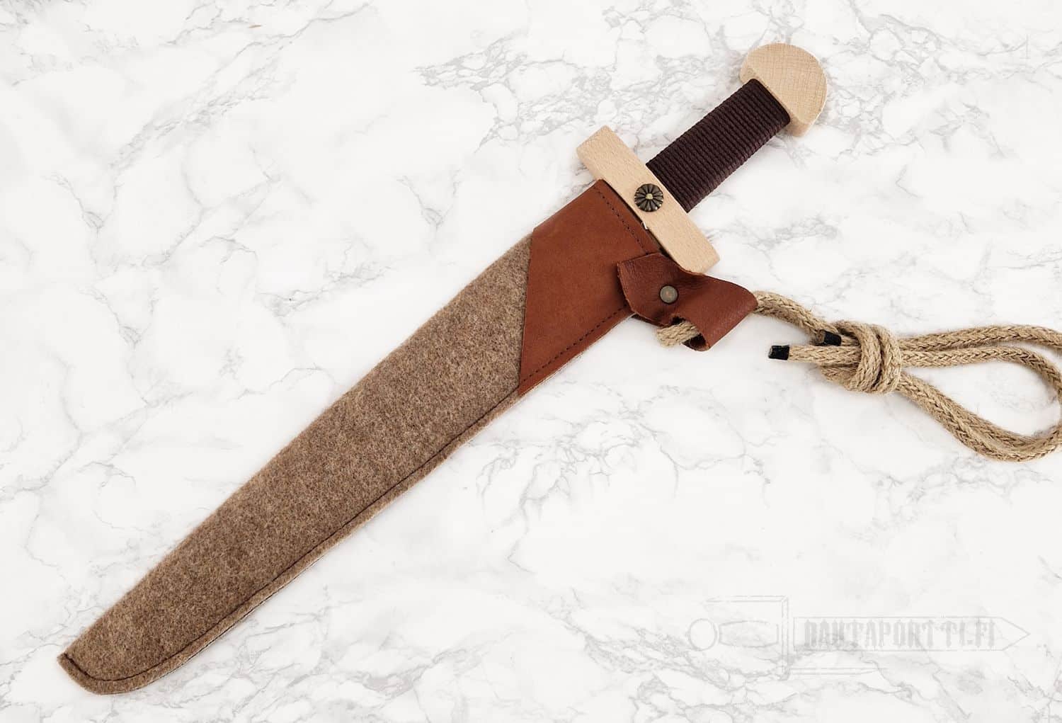 Wooden Viking Sword for Kids, with felt sheath and belt - Image 3