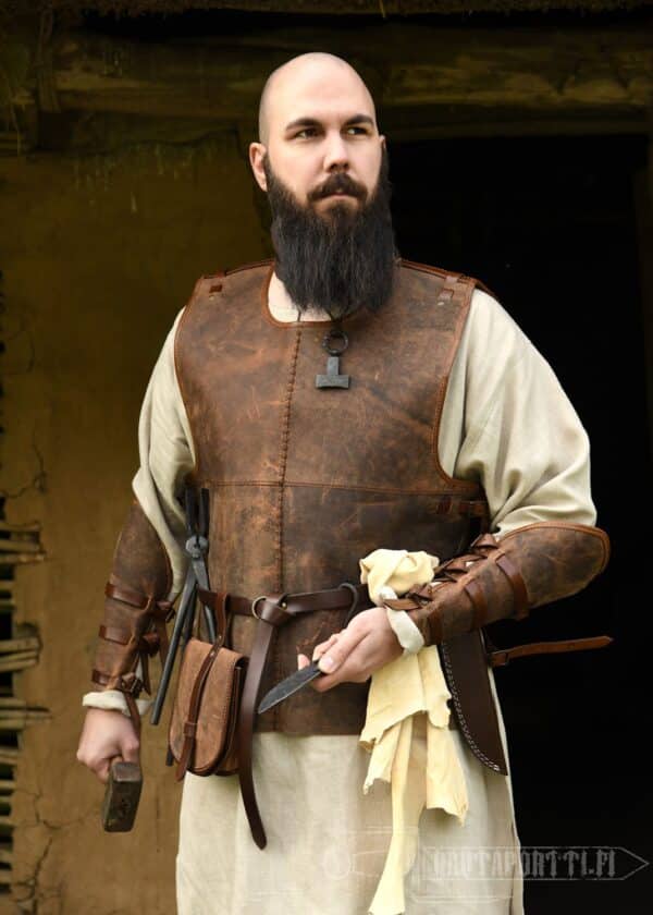 Oiled Leather Bracers - Image 6