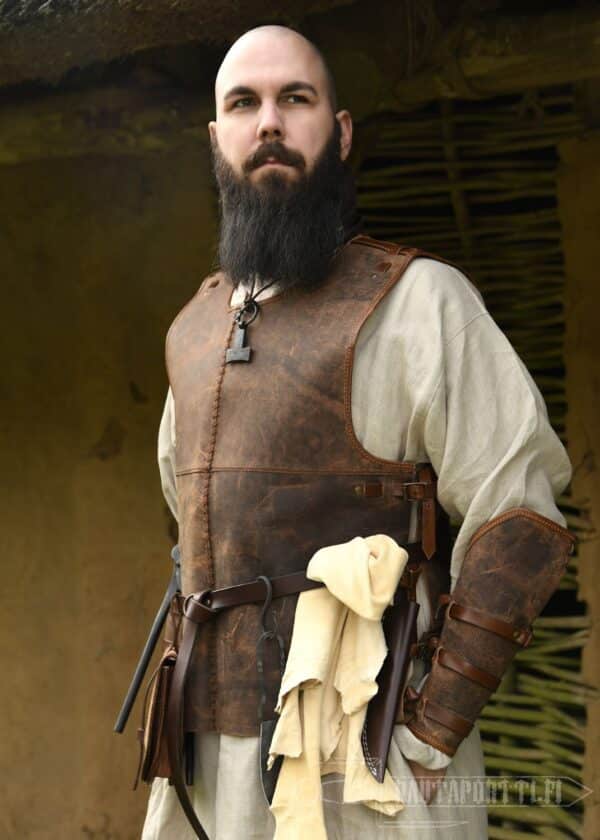 Oiled Leather Bracers - Image 3