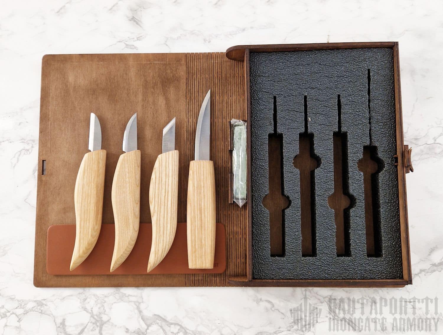 Woodcarving Starter Set - 4 Basic Knives in Book Case - Image 2