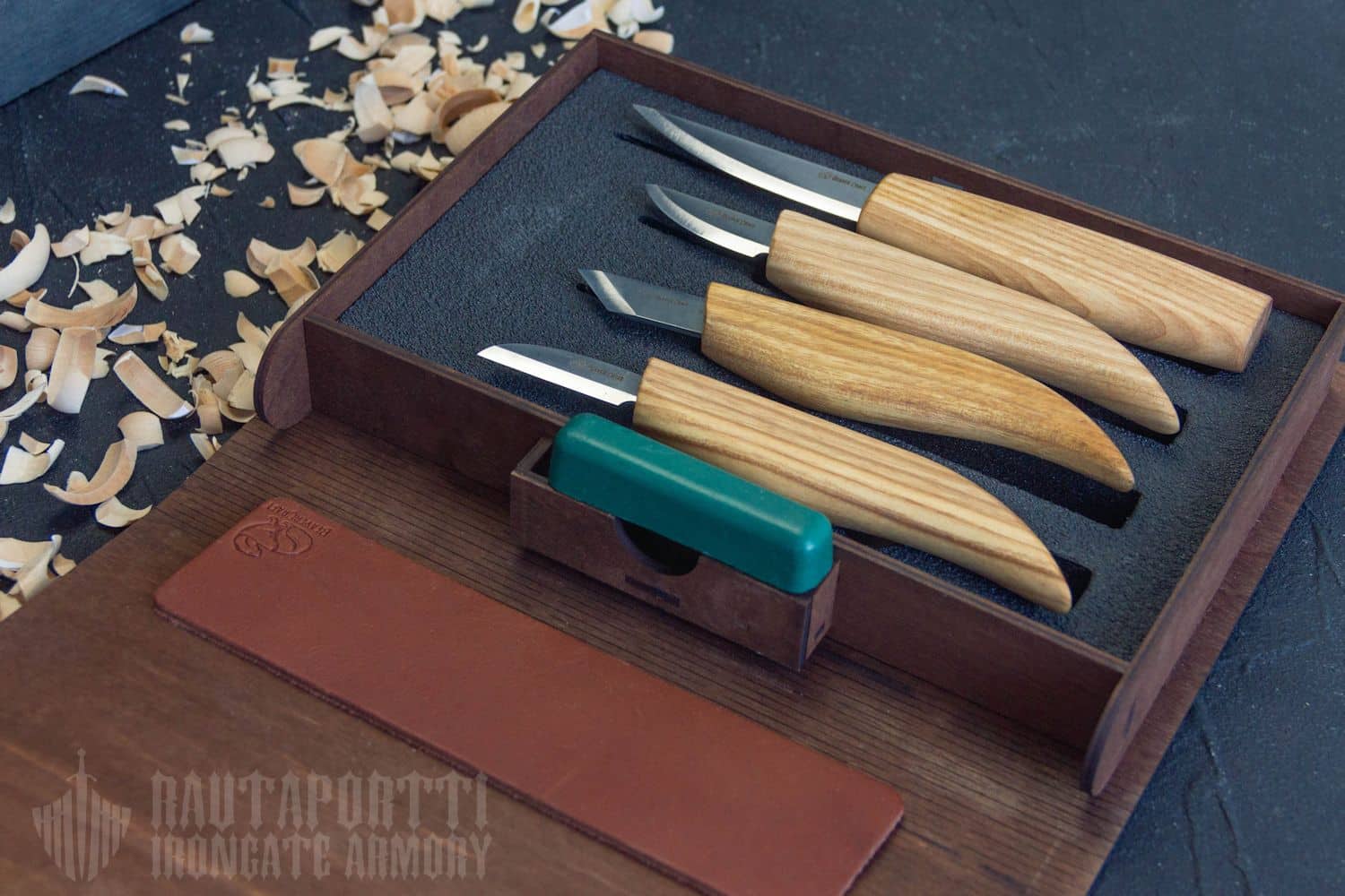 Woodcarving Starter Set - 4 Basic Knives in Book Case - Image 4