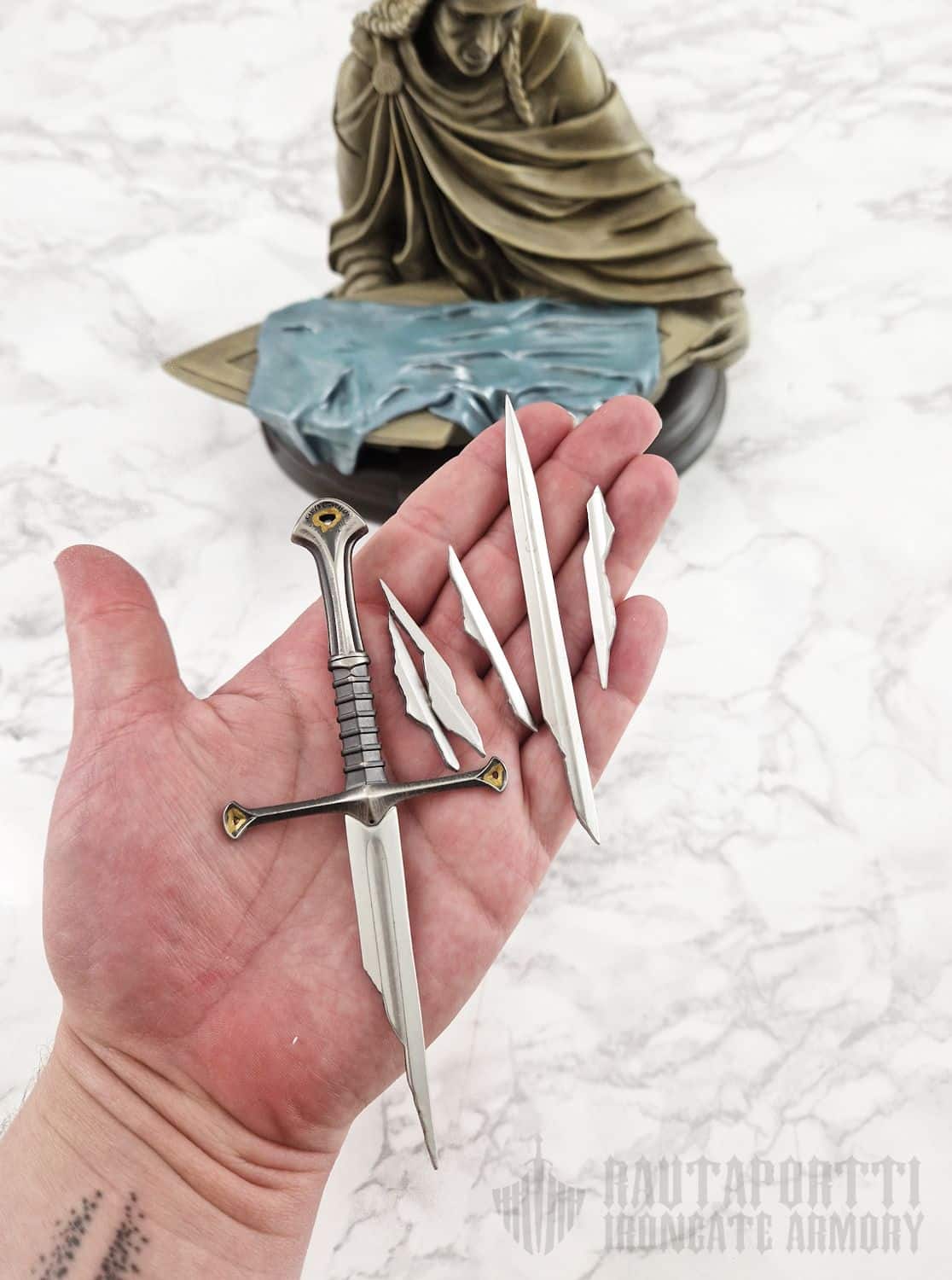 Lord of the Rings - Shards of Narsil statuette - Image 2