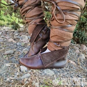Medieval Turnshoe with Foldable Shafts